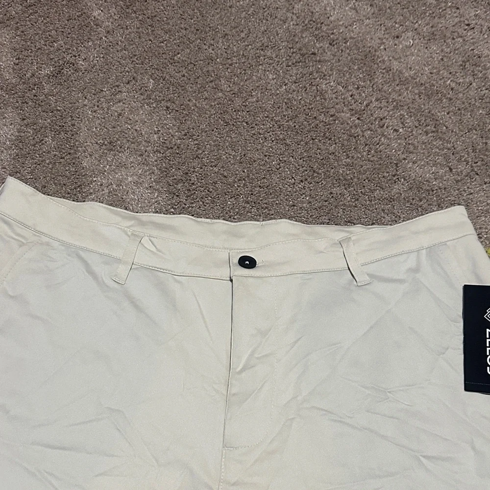 Zelos Cream Shorts - Picture 2 of 5